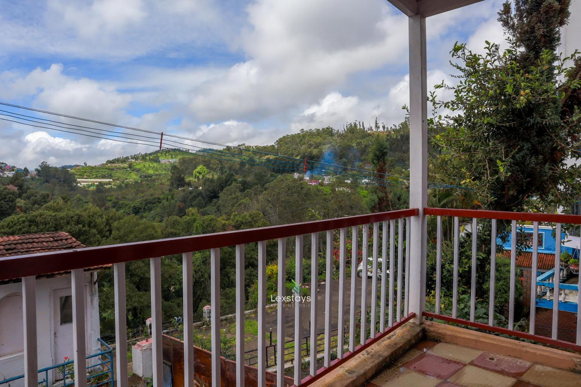 Vijaya Deepa Guest House By Lexstays Coonoor Buitenkant foto